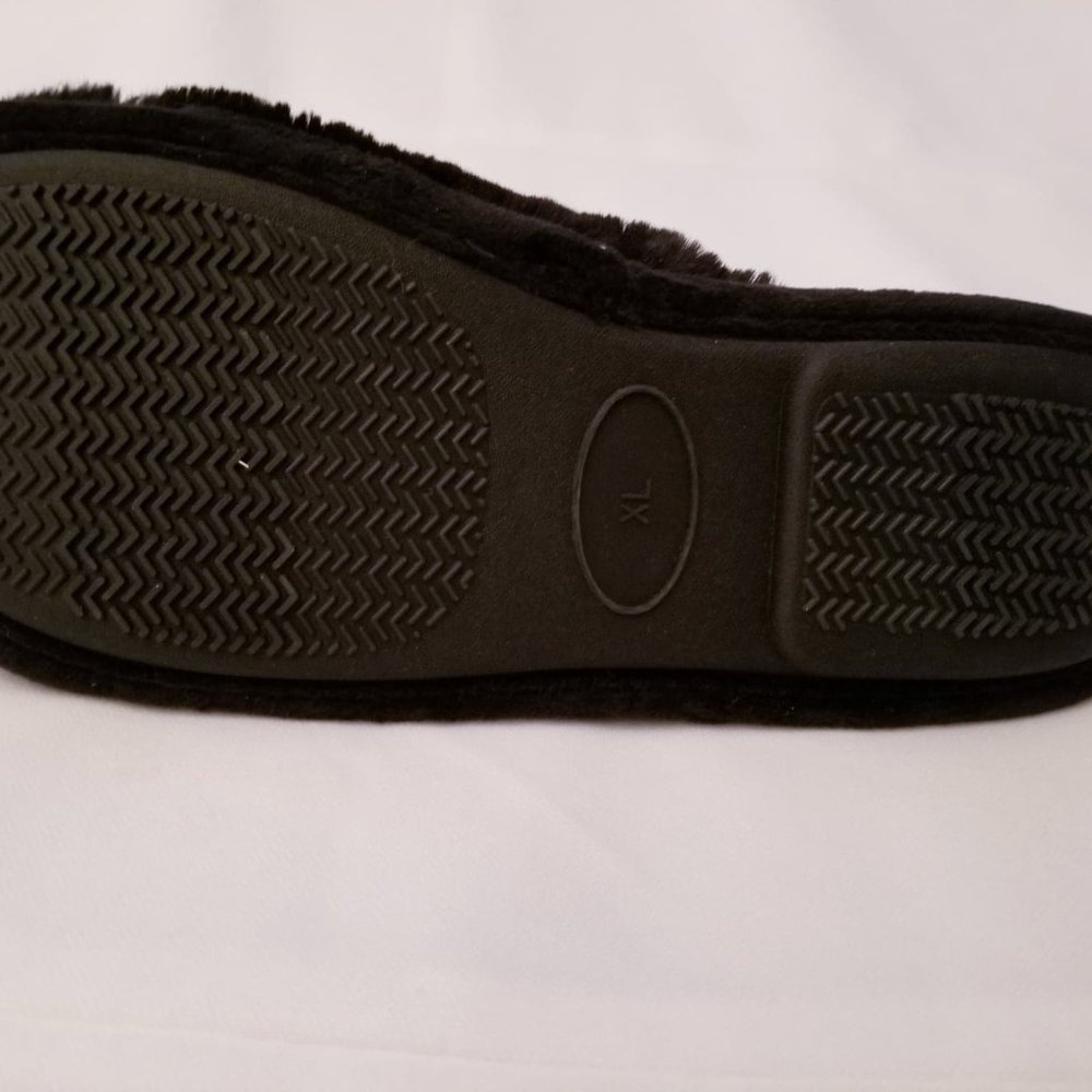 Slippers - Picture 2 of 6